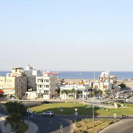 Alora דירה *